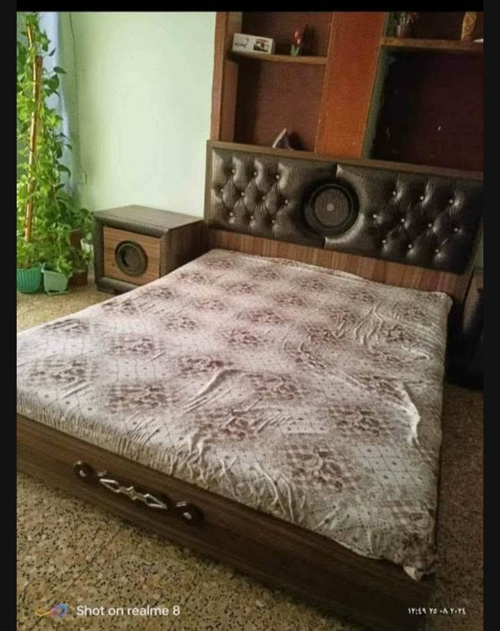 غرفة نوم خشب اصلي للبيع
السعر 250 مجال قليل

‏‪***********‬‏
