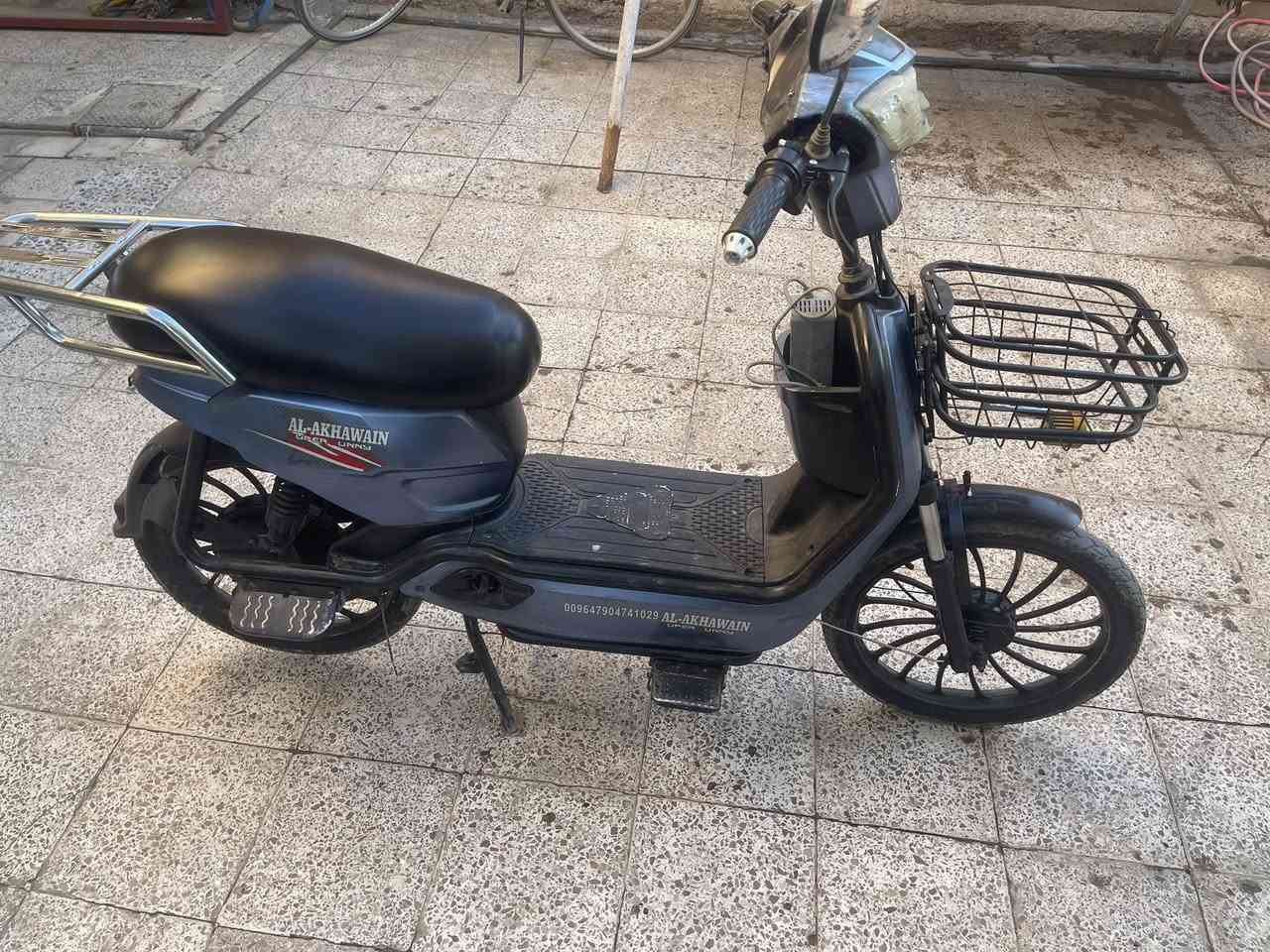 دراجه للبيع ع الفحص جديده كله شغال ع الفحص السعر 240 وبي مجال للاستفسار ***********
