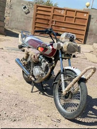 دراجه للبيع النوع سولنك باب اول وزن ثقيل الدراجه بعدها على وضع الشركه ...