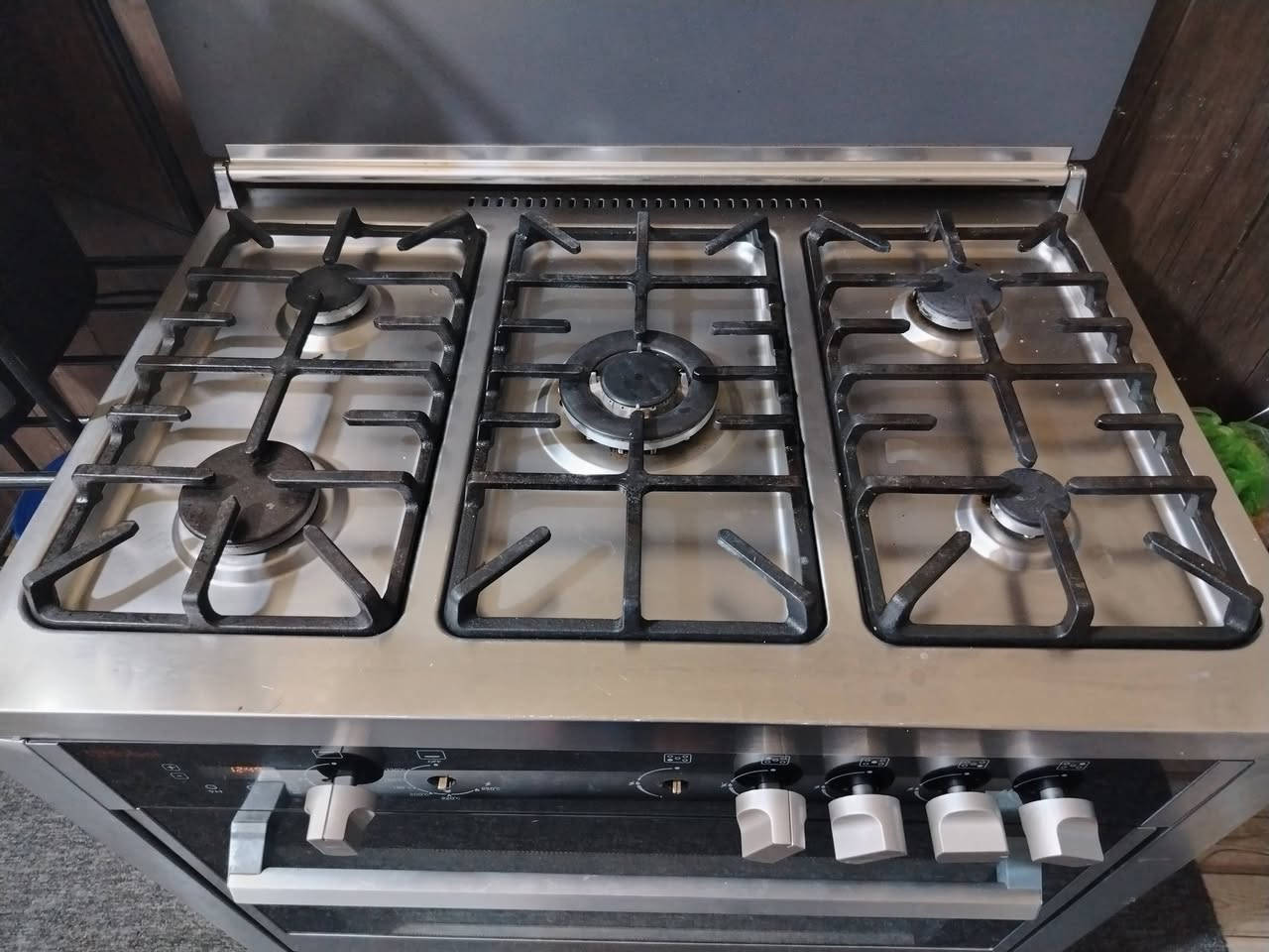 للبيع طباخ إيطالي المنشأ كلش نظيف سعره ٥٥٠ وبي مجال


**إذا كنت صاحب هذا الإعلان وتريد حذفه لأي سبب، رجاءا أرسل رسالة إلى الدعم الفني**