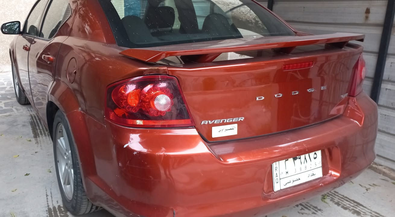 السلام عليكم
دوج افنجر ٢٠١٢ وارد امريكي 
بيها تصليح وصبغ باب السائق والجاملغ الخلفي جهة السايق بدون ايرباك وبدون تبديل السيارة ليبل واحد
بيها ملاحظات بالكشر حاليا بس السيارة كاعدة وتقريبا كاملة
محرك ٢٤٠٠ كير ٦ نمر ابو التبترونك
كهربائياتها بلادية ما ملعوب بيها ابد 
شادلها منظومة غاز ايطالية
مواصفات كشن السايق كهرباء هيتر بالمرايا الجانبية شاشة وكامرا تحكم استيرن جهتين شاشة اعطال وويل ١٨ بلادي 
ماشية تقريبا ١٢٠ الف ميل
باسمي والسنوية ما منتهية
مكانهة بغداد الغزالية
السعر ٩٠ وبي مجال بسيط 
للتواصل ***********
