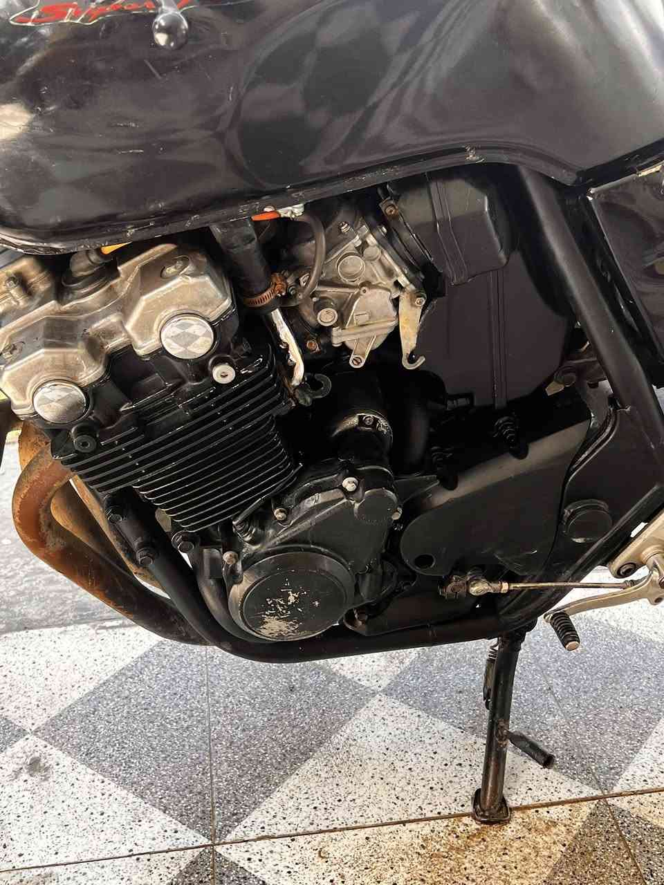 سلام عليكم بطحه هايبر سيبي فور للبيع مكفوله كفاله عامه دراجه محركه 400سيسي 16ولف وراق صولي مدفوع الكمرك مكان بابل ملاحضه مراوس راوس بربعه كير وآخذ فرق /شراي نتصل رقم ***********
