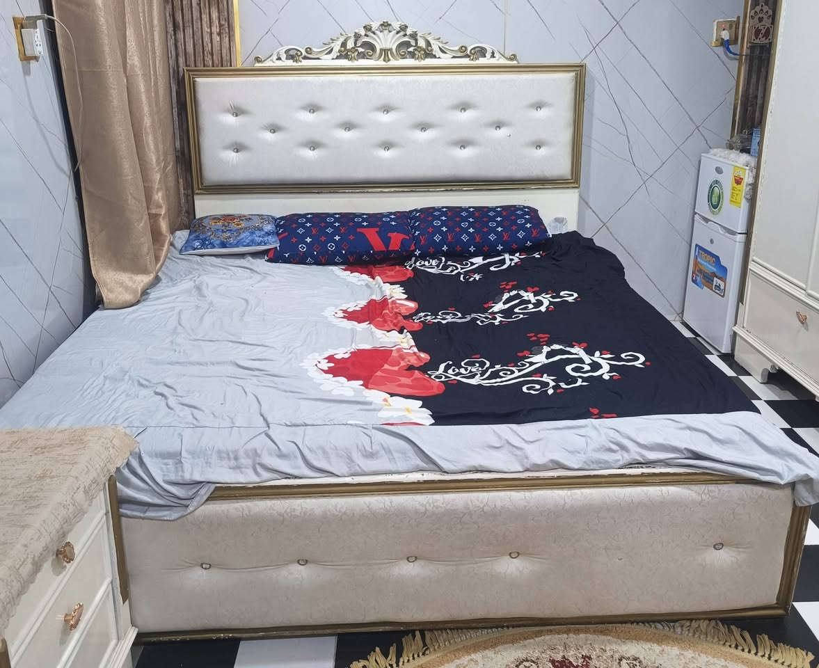 غرفه اخشاب تسگام درجه اولى نضيفه مكاني نجف وهاذه رقمي بي واتساب ***********
