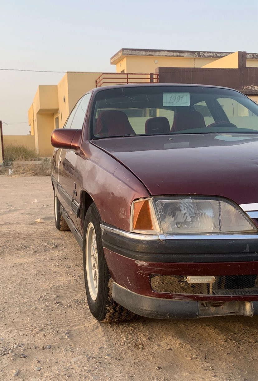 اوبل اوميغا 1991
شرط محرك وكير محركها 2000
كهربائيات كامل شغال 
للاستفسار ***********
