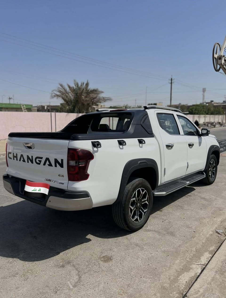 شانجان هانتر بلس 2025 رقم بغداد تحويل مباشر 
بالضمان لمدة 5 سنوات او 100 الف كيلو متر 
السيارة جديدة ومكفوله ماشية 33 الف 

المواصفات فول 1/1  فور ويل 4x4
محرك 2000 تيربو بقوه حصانية 233 سريعه جداً 
السيارة اقتصادية وبدون اي دوانز بالبانزين العادي 
بصمة تشغيل وابواب وتشغيل عن بعد 
شاشة متصلة متعدده الاستخدام 
متعدده وضعيات القيادة 
كشنات جلد وكهرباء وتبريد بالكشنات 
تبريد امامي خلفي 
سايد بريك بصمة 
تحكمات استيرن جهتين 
كاميرا خلفية وجانبية 
ليد نهاري والانارة ليد 
وبعد مواصفات 

السعر  : 200 $ 
الهاتف : ***********     العنوان  : بغداد
