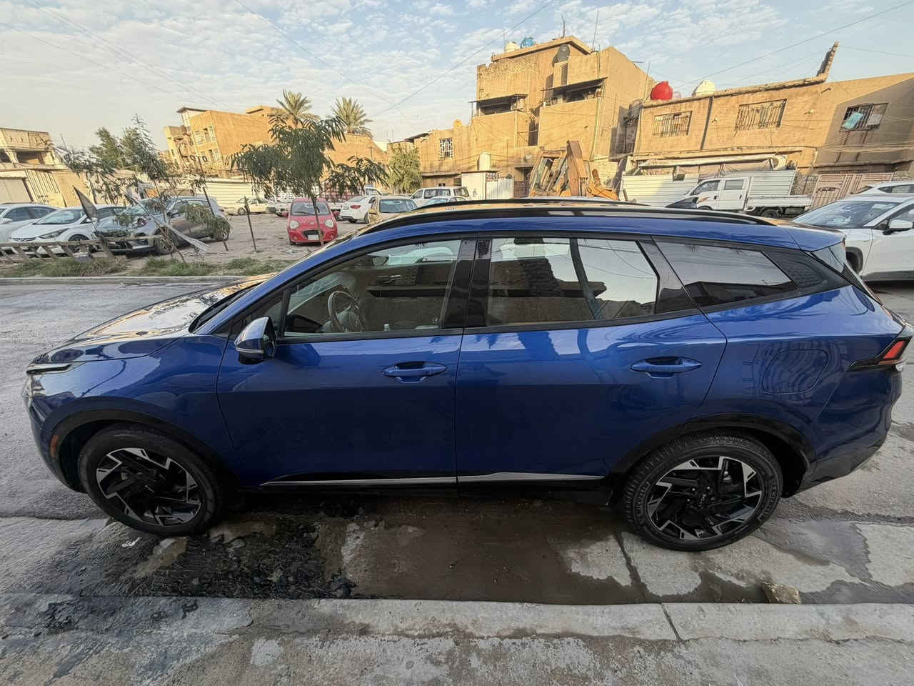 سلام عليكم 
سبورتج ٢٠٢٣  4x
السيارة فول الفول ماكو اعلى من ال 4x
لون ازرق جويتي 
ماشية 37 mi
رقم بغداد تحويل ثاني يوم 
حادثها بسيط بدون صبغ وبدون دواخل 
بيها بارد ب البنيد بس
 
مكان السيارة بغداد البياع 
السعر ٢٢٠ وبيها مجال بسيط . 
للاستفسار 
 واتساب 

***********
