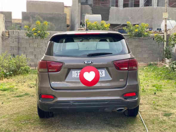 السلام عليكم سورنتو ١٩ وارد امريكي
محرك ٤ سلندر ٢٤٠٠ جي دي اي بيها منظومة غاز شادها بالدورة سنوية ل٢٠٢٠ فور ويل كشنات جلد جام اوتو رادار جانبي مانع ازلاق مثبت سرعة و ٤ انظمة سياقة ٧ راكب رقم انكليزي تحويل ثاني يوم حادثها بامريكا الباب خلف السائق معمر ماشيه ٨٣ الف ميل استخدام شخصي مكفولة السيارة السعر ١٨٧ 

*********** عنواني بغداد غير متواجد على الفيس
