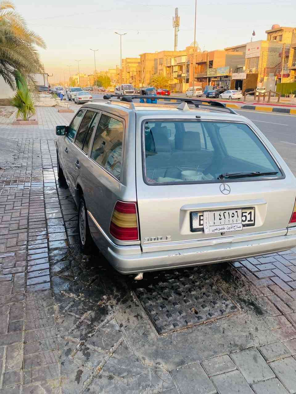 السلام عليكم
للبيع مارسدس دب موديل 1991
رقم صلاح الدين مشروع وطني 
السياره كير ومكينه بلادي عنكبوت 

مكان السياره البنوك 
الرقم ***********
السعر 43
