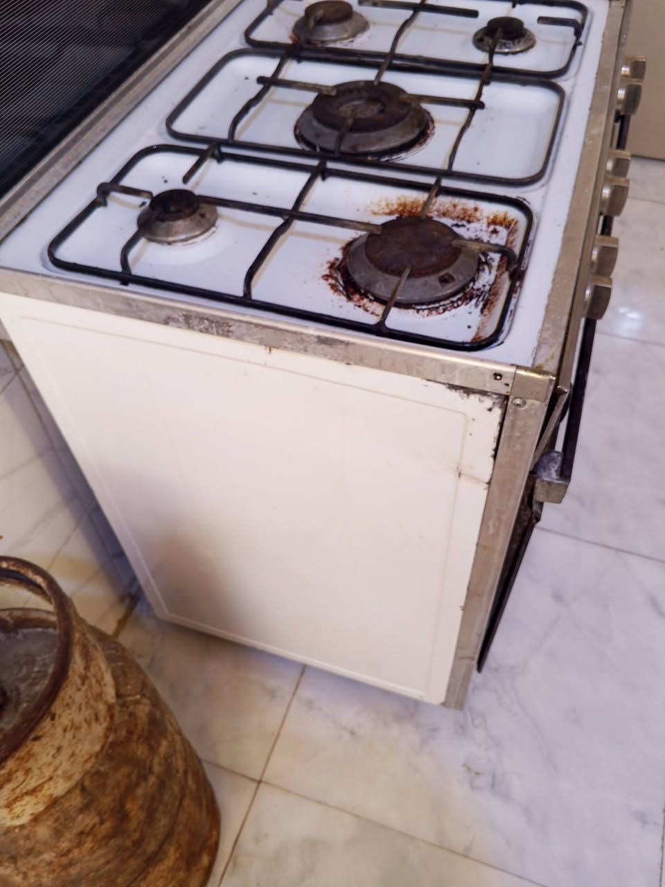 طباخ للبيع السعر ميه وعشرين وبي مجال العنوان الحكيم


**إذا كنت صاحب هذا الإعلان وتريد حذفه لأي سبب، رجاءا أرسل رسالة إلى الدعم الفني**