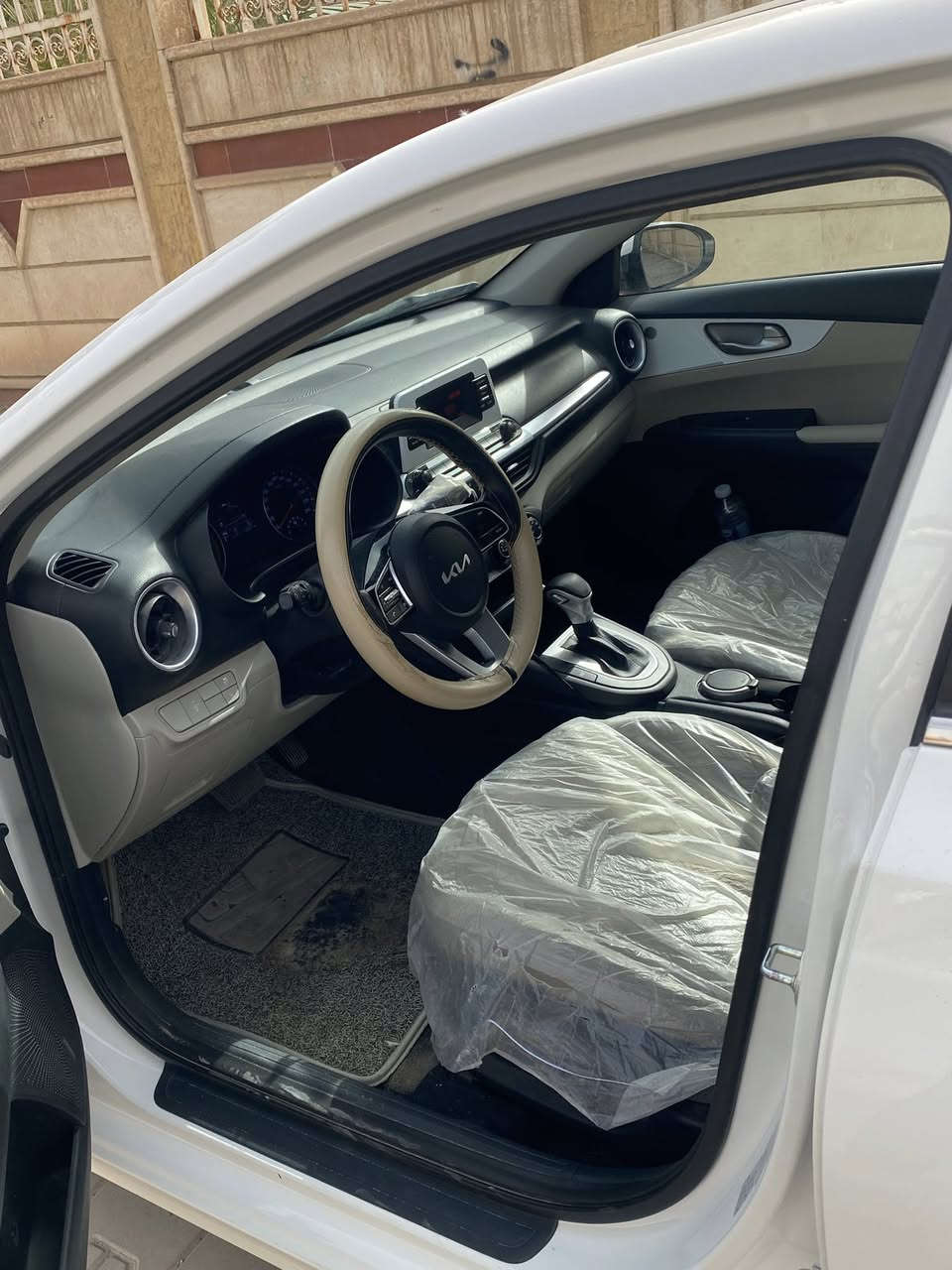 سيراتو 22 خليجي كفاله  فول مواصفات 
مكينه 1600
فتحه
حساسات امامي خلفي
ماشيه 45km
مال جناي وبلعافيه عل ياخذه
 ‏السماوه الغربي


**إذا كنت صاحب هذا الإعلان وتريد حذفه لأي سبب، رجاءا أرسل رسالة إلى الدعم الفني**