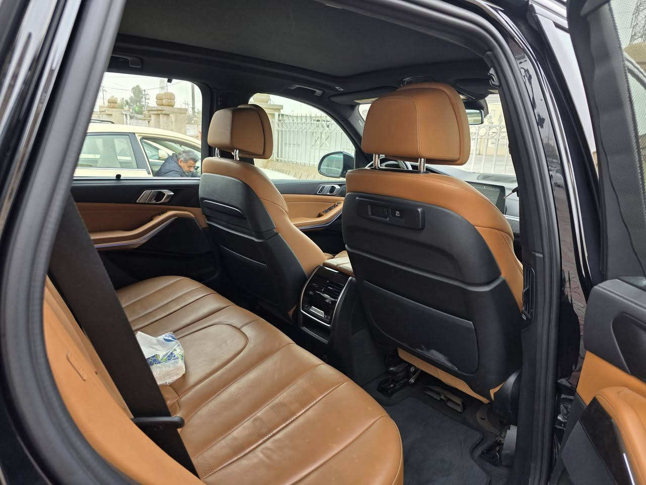 السلام عليكم  للبيع بي ام دبليو x5 2022 M40i
M بكج سبورت اصلي كامل مواصفات داتاشو بانوراما كراسي مساج داخل مشمشي ويل توسايز اصلي 22 وكل مواصفات الm 

ماشية ٣٤٠٠٠ ميل بدون ايرباك ستيرن و لا دشبول 
ضرر باب خلفي و بردة خلفي 
مكان السيارة اربيل 
السعر 425 
رقم اربيل جديد تحويل نفس اليوم
***********
واتساب وكورك متوفر وتحياتي للجميع
