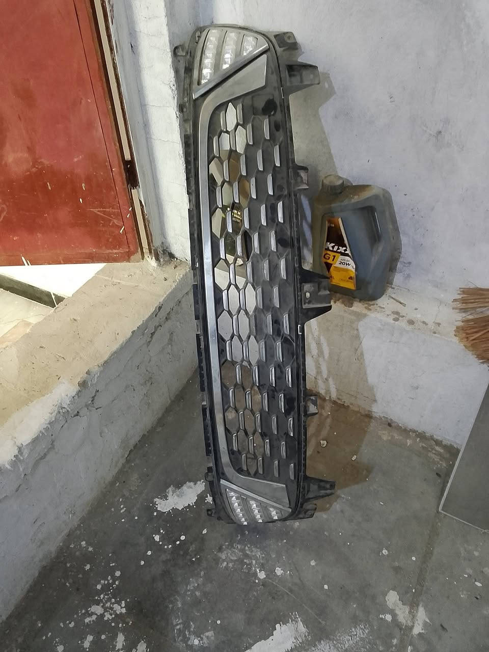 السلام عليكم شباك سورنتو جديد العنوان الكماليه حي السلام شارع المستشفى السعر 45 
رقم الهاتف  ***********
