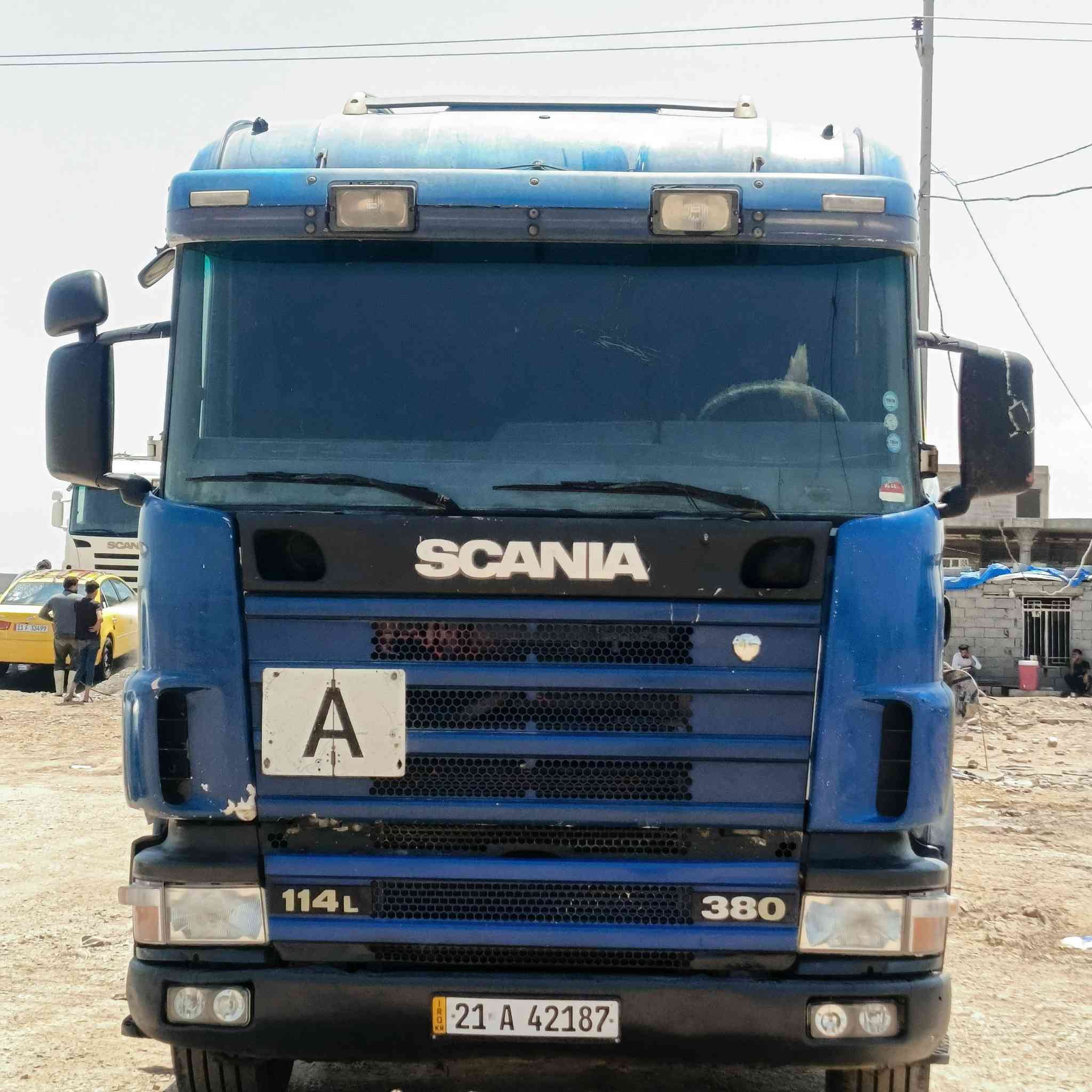 سلام عليكم سكانيا للبيع موديل 2000 مكينه انجكتر لا صرف ولا بخار كير 3ـ3 سنويه لل30 ثلاث لوحات مربوطه 
مكان واسط الصويره 

***********

***********
