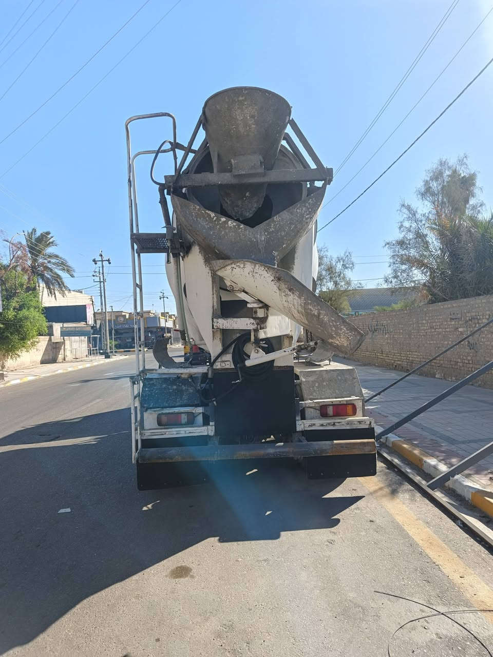 رينو للبيع ٢٠٠٥ (١٠متر) بم و نوزل محور رقم سليمانيه سنوية صاقطه سعر٢٥٠ وب مجال ***********3
