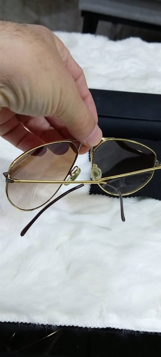 قطعة نادرة جدا
نظارة ماركة كاريرا رئاسي

صناعة: نمسا

قياس: وسط الى كبير

اطار مطلية بالذهب

عدسات بوليكاربون

لون عدسة : متدرج

فلتر: uv400 لحماية العين من أشعة فوق البنفسجية 

وزنه خفيف

انتاج تسعينات

للاستفسار: واتس اب ***********
