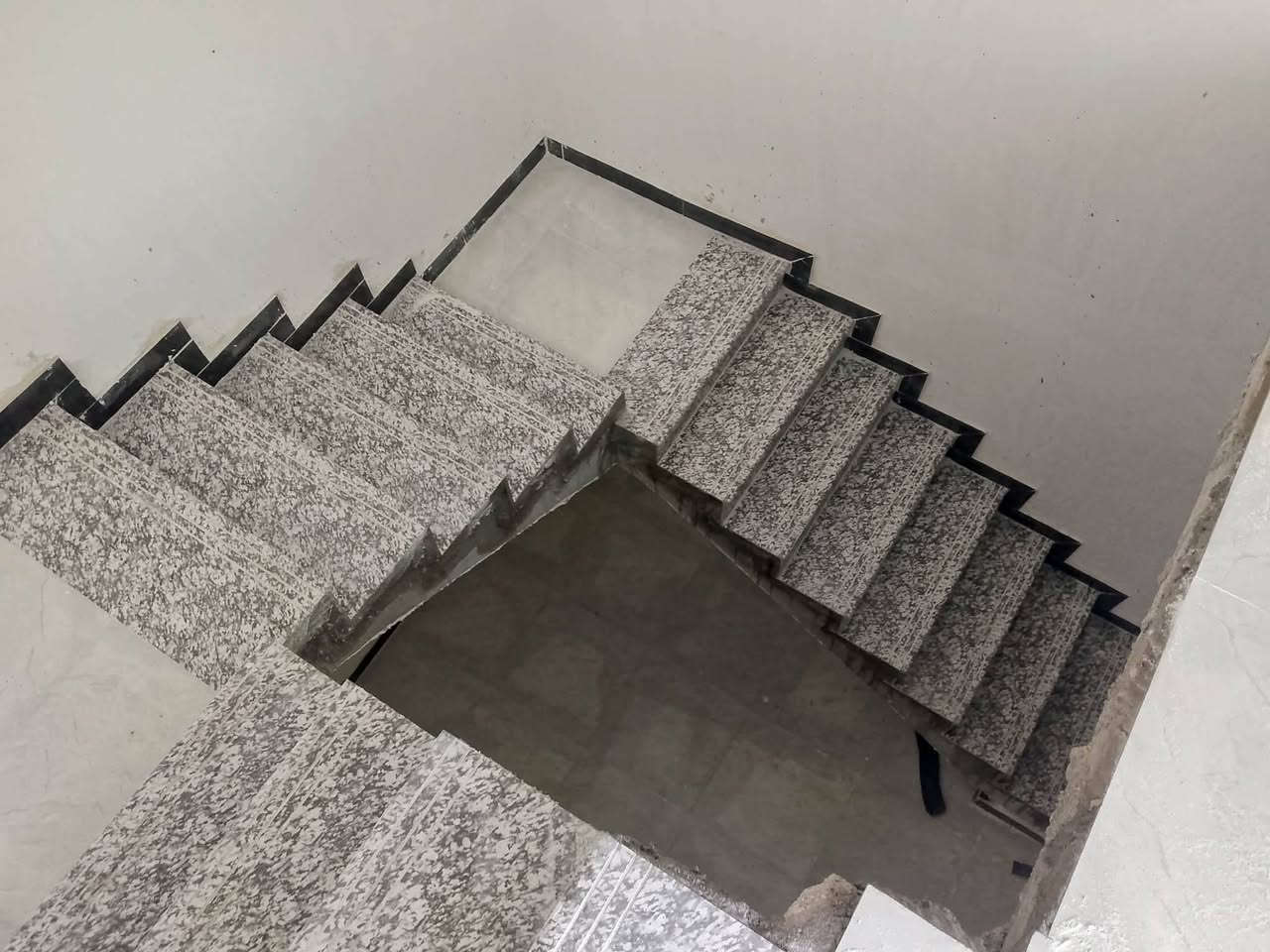 سلام عليكم كادر سيراميك متفرق 5 خلفات من أهل سماوه ***********
