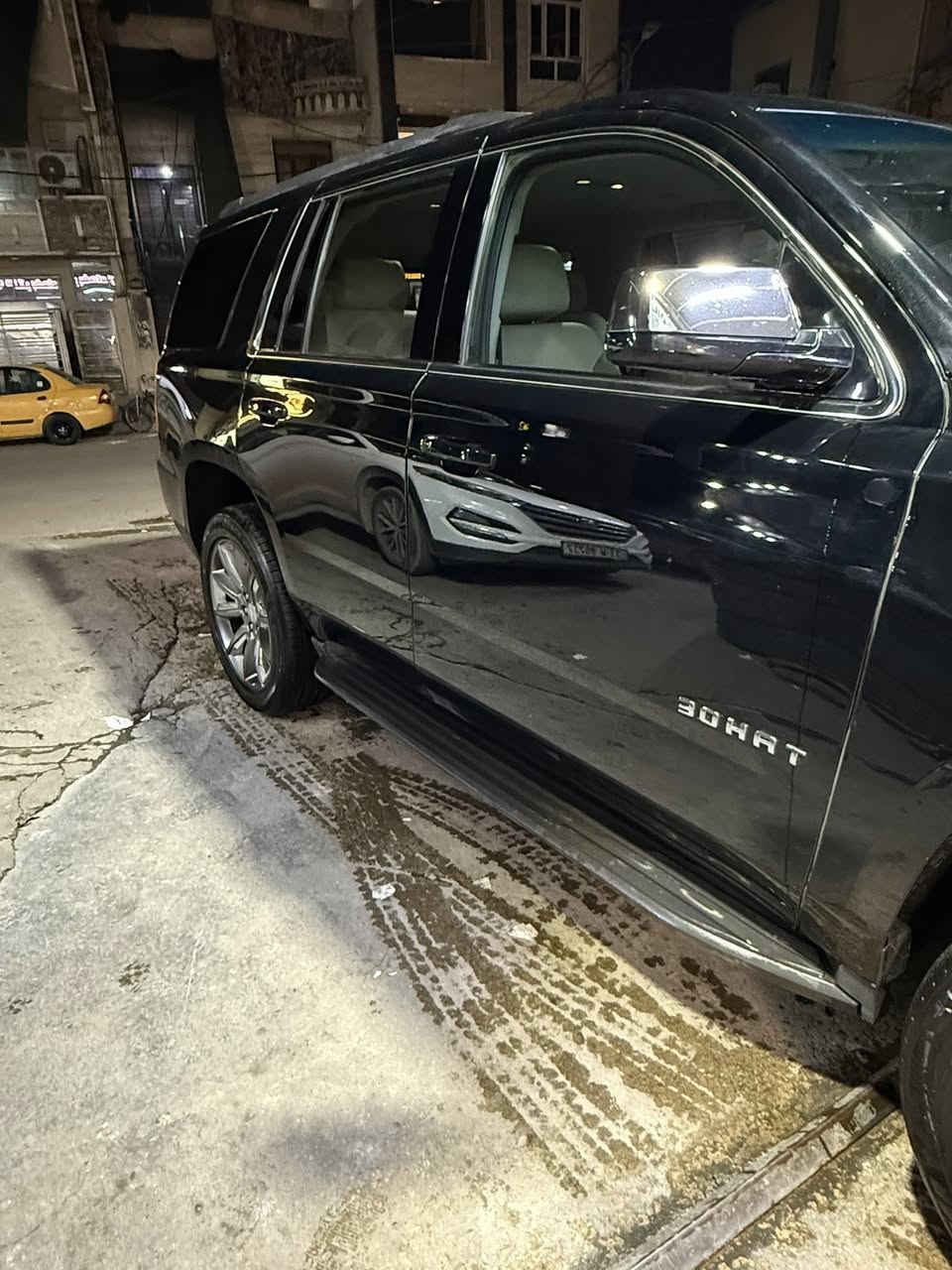 تاهو وارد امريكي LS .. موديل ٢٠١٩
السيارة رقم بغداد مشروع وطني
لون اسود 
مواصفات ال LS المعروفة 
حساس خلفي 
تحكمات ستيرن
تحكم كشنات كهرباء
السيارة سويج مو بصمة
الداخل جلد بيجي والبيبان مطعم بصاج
عليها تخم تاير جديد + تخم ويل جديد
عليها باتري جديد 
السيارة مال جناي ممتعوبة وميحتاجلهة مصرف غير الجامة الامامية 

ماشية ٧٥٠٠٠ mi حقيقي
حادث السيارة باب خلفي عكس جهة السايق
ومبدل نفس اللون بدون صبغ 
وبارد على كد اصبعين بالجاملغ الخلفي

سعر السيارة 35000$ وبيها مجال واذا اكو مراوس بتاهو شكل الجديد مو مشكلة 

مكان السيارة بغداد 
للتواصل ***********
