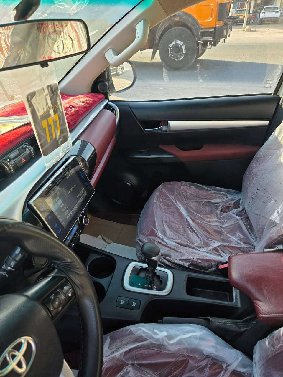 السلام عليكم للبيع
فور ويل عاليه موديل 2018 
مكاني بغداد جسر ديالى الجديد
رقم اربيل بسمي هزه ما سقطه سنويه جديده
سياره مكفوله كفاله عامه عده البارد اللي موضح بسونار المرفق بلمنشور 
السياره ماشيه ١٥٧ الف
السياره نضيفه بمعنا الكلمه وجاهزه من كل النواحي
بيع مستعجل سببضروف البناء
السعر265$ وبي مجال 
هاتف(***********)
هاتف (***********)
