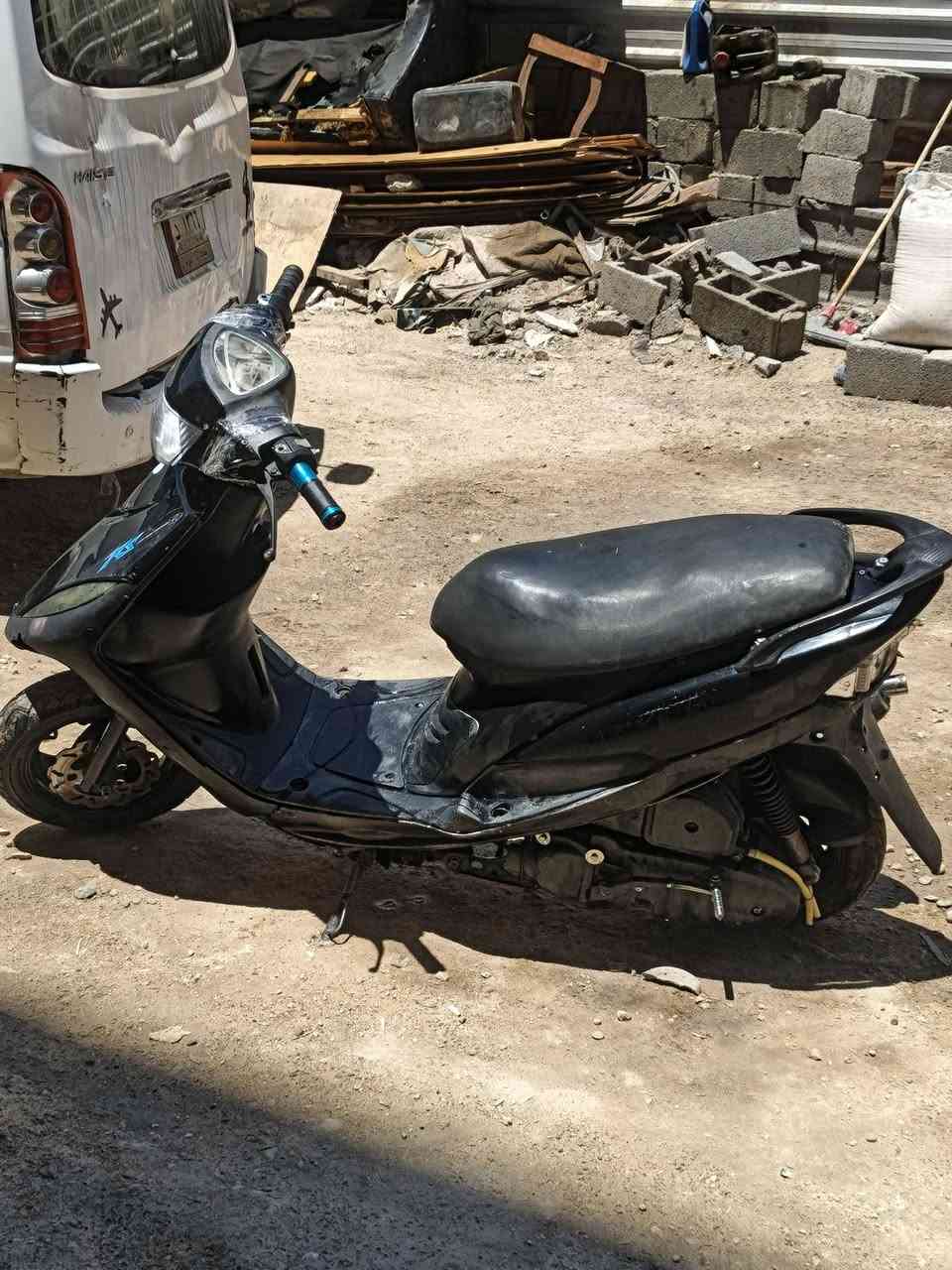 دراجه لبيع مكينه خير من الله مجفته جديد عنواني بغداد حي ور سبع قصور السعر 350 وبيها مجال***********
