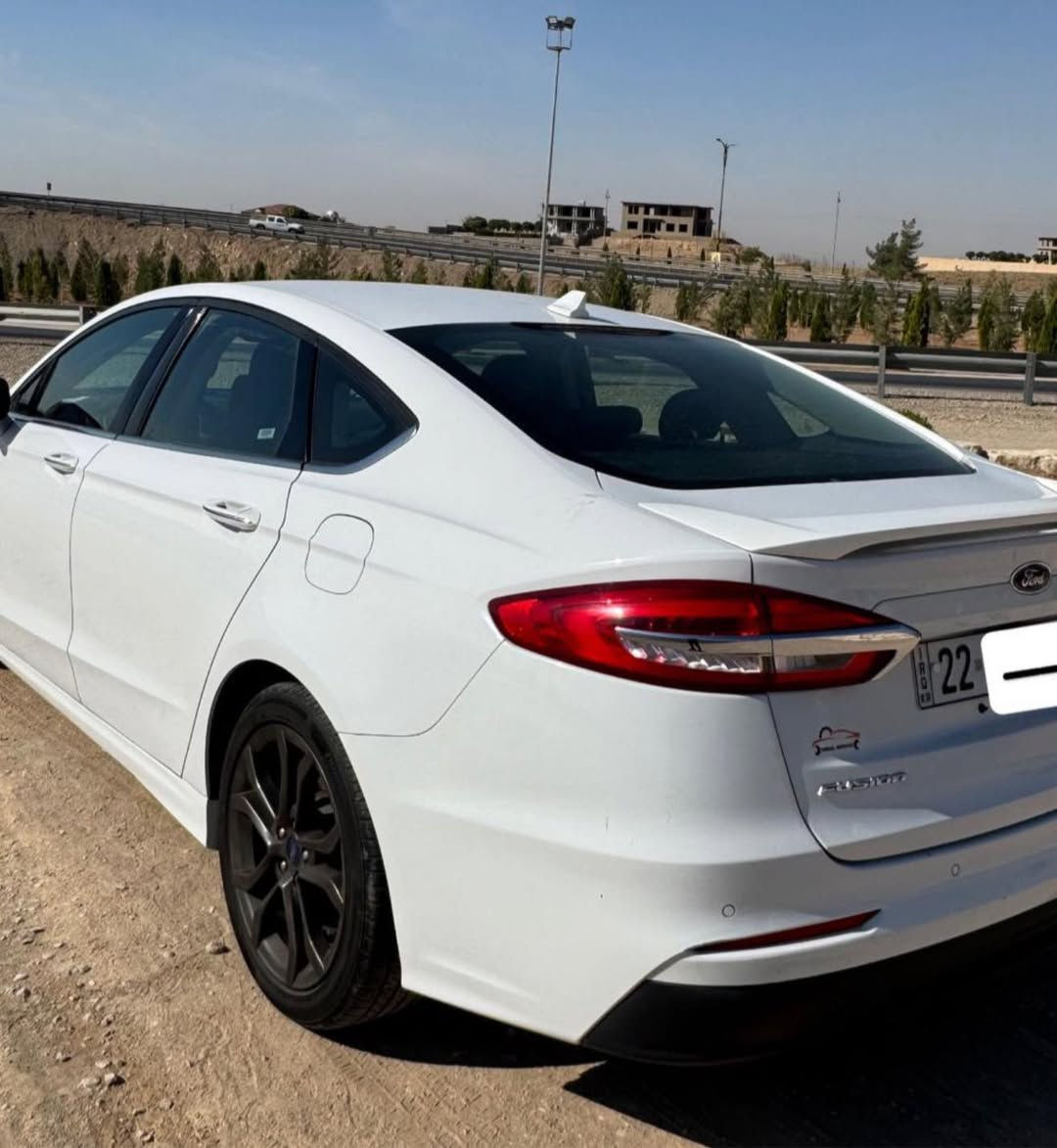 2020 Ford Fusion Sel
مواسەفات ئێس ئی ئێل  کوشن جلد
کوشن گەرم و خەزن و سوکان هیتەر
ئۆتۆ ستارت ستۆپ و ڕادار و ئۆتۆ ستۆپ
خەتی جادە و تەحدید سورعە و زۆری دیکە
مەکینەی ١.٥ تۆڕبۆ ئیقتیسادی و بەقوەت
گێڕ و مەکینە بەشەرت لەسەر دەقی شەریکە
  تەنها بۆنیت سوغە بەبێ داخیلی بەبێ ئێرباگ
سەیارەکە زۆر جوان و خاوێنە لەسەر دەقی شەریکەیە

 شوێن هەولێر ***********
