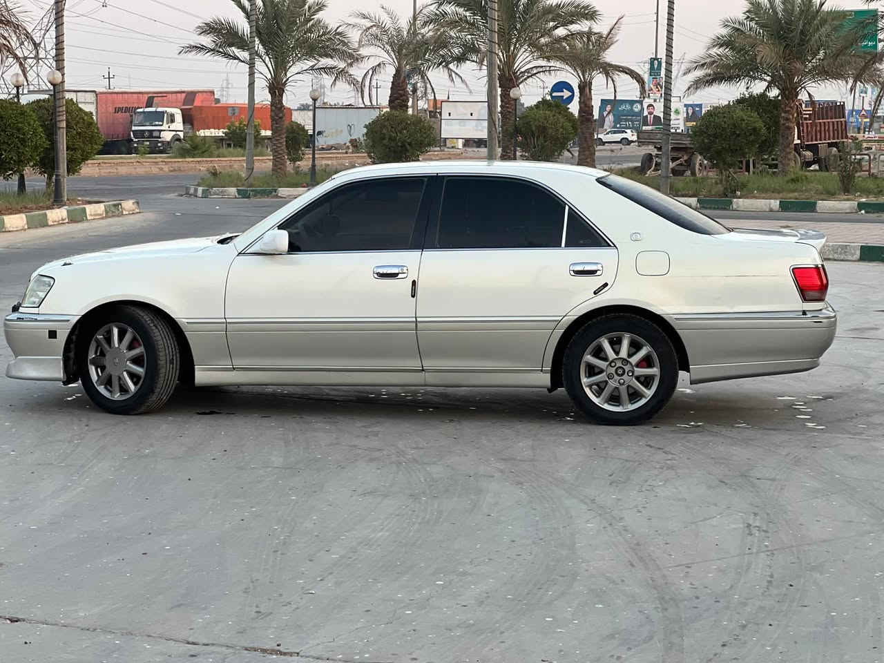 السلام عليكم سيارة ملكة ادوات  گصة قمارة فقط غير القمارة مكفولة  سيارة جديدة بمعنى الكلمة مال جناي 3 دكم تخم تاير جديد منضومة تبريد ثلجج دواخل كارتون كشن كهرباء  كلشي شغال ونضيف مكينة ديفور الكبير  *********** للاستفسار السعر  53  وبيها مجال للطيبين المكان ميسان
