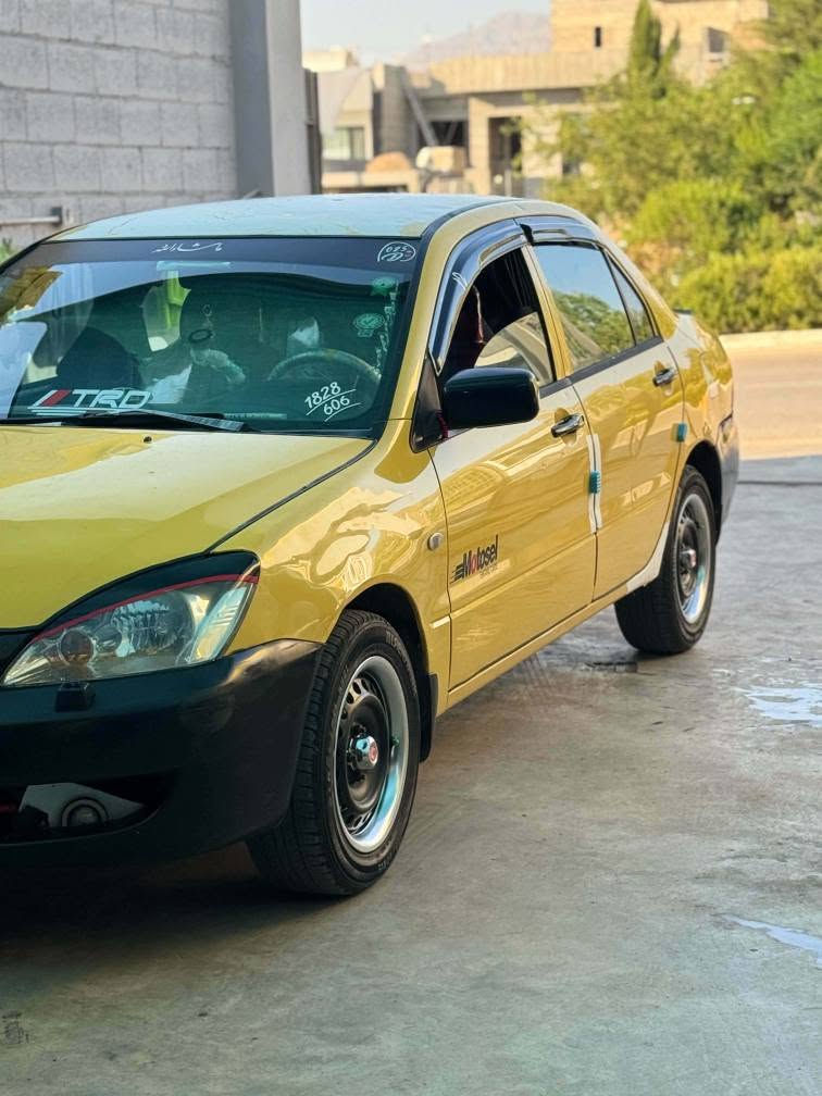 سلام علیکم
ئەم سەیارە بۆ فرۆشتن
لانسەر 2010
سەنەوی جنوبە 
گێڕ و مەکینە بەشەرت
تەبریدی بەشەرت
چوار تایەی تازەی لەسەرە
یەک چەمەلەقی دوای سەکن بۆیاخە
بێ لێدراوە شانسی بەشەرت شوختیشی نیە
مەکینە گەورەیە و گێڕ عادیە
سعری 45گەڵایە
شوێن هەڵەبجەی شەهید
ژمارەی خاوەنی 
*********** حلبجة, السليمانية
