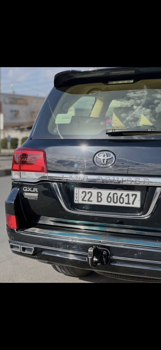 تويوتا لاندكروز ٢٠١٧ 
مواصفات GX-R فطيم مكفوله كفاله عامه بدون صبغ ماعده بيها ٣ شبر تعديل بس. سياره جاهزه و بدون اي نواقص سنويه جديده ثاني يوم تحويل ماشيه ٩٨ الف كم ٣ شاشات و ٤ كاميرات و طفايه. سياره جاهزه من كل نواحي تحول و تشغل و تطلع مكان السياره اربيل و سعر ٤٦٠ ورقه و بيها مجال قليل 
0784 445 7725
0750 461 7134
واتساب مفتوح ٢٤ ساعه
