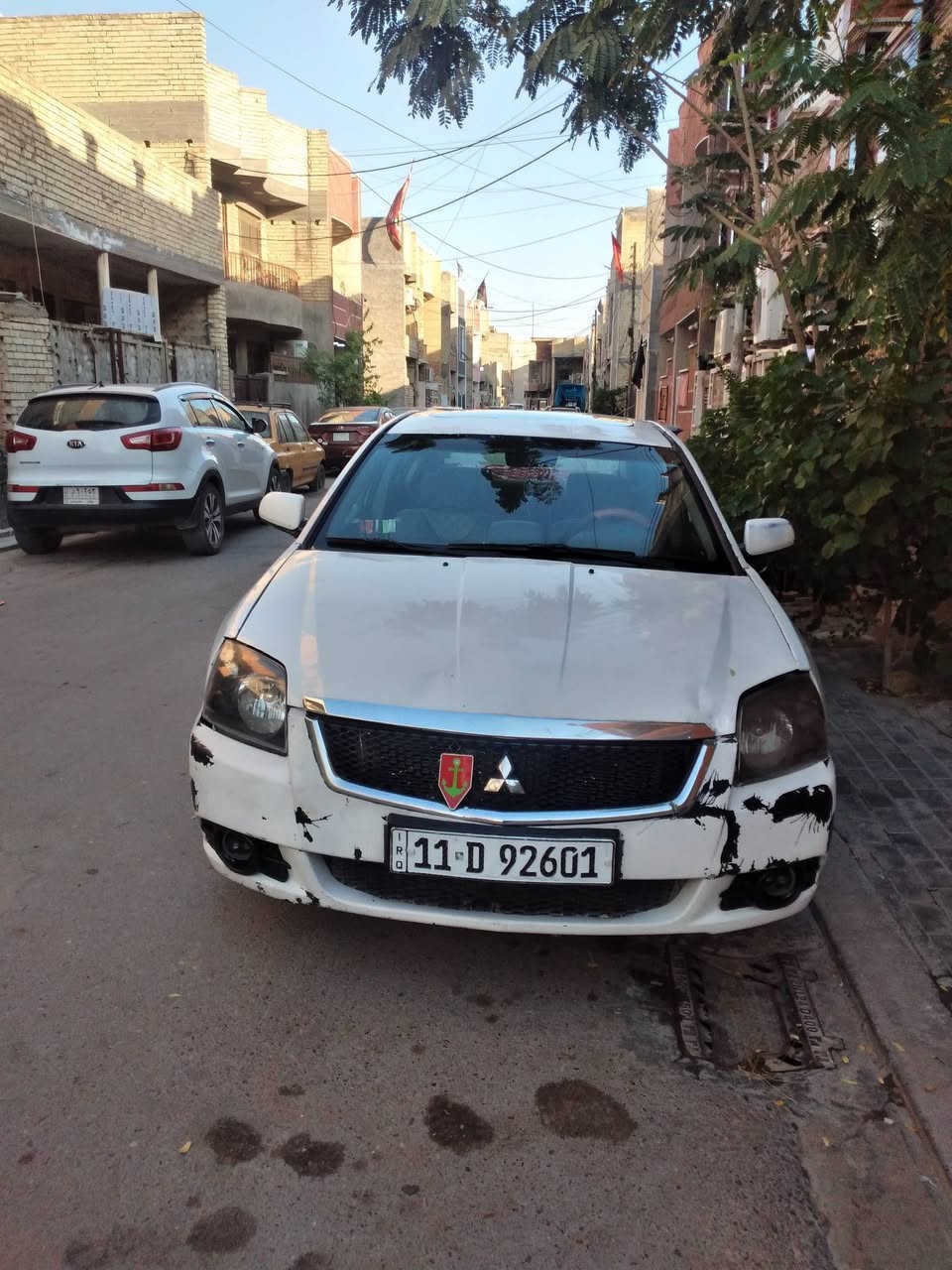 السلام عليكم من رخصة المسؤل متسوبيشي كالانت موديل ١١ أمريكي كير محرك كامري حجم ٢٢٠٠ تبريد ثلج غرفه نظيفه كهرباء كل شغال حتى السلايت تحتاج حداديه خلفيه والباقي الكشر شوف العين وشواصي مكفول بسمي سنويه انكليزي مكان بغداد السعر ٦٥ بي مجال للستفسار ***********
