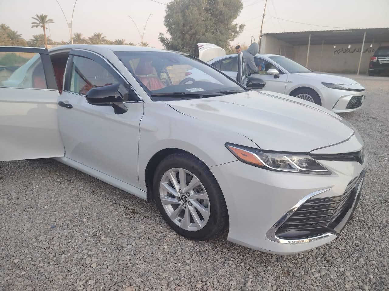 السلام عليكم ورحمة الله وبركاته. كامري للبيع 2022 وارد أمريكي الضرر البنيد فقط مبدل رقم ديالى
بيها بارد جاملغ. وباب السايق شويه.
185وبيها مجال قليل. مكان السيارة ديالى قضاء الخالص ***********.
