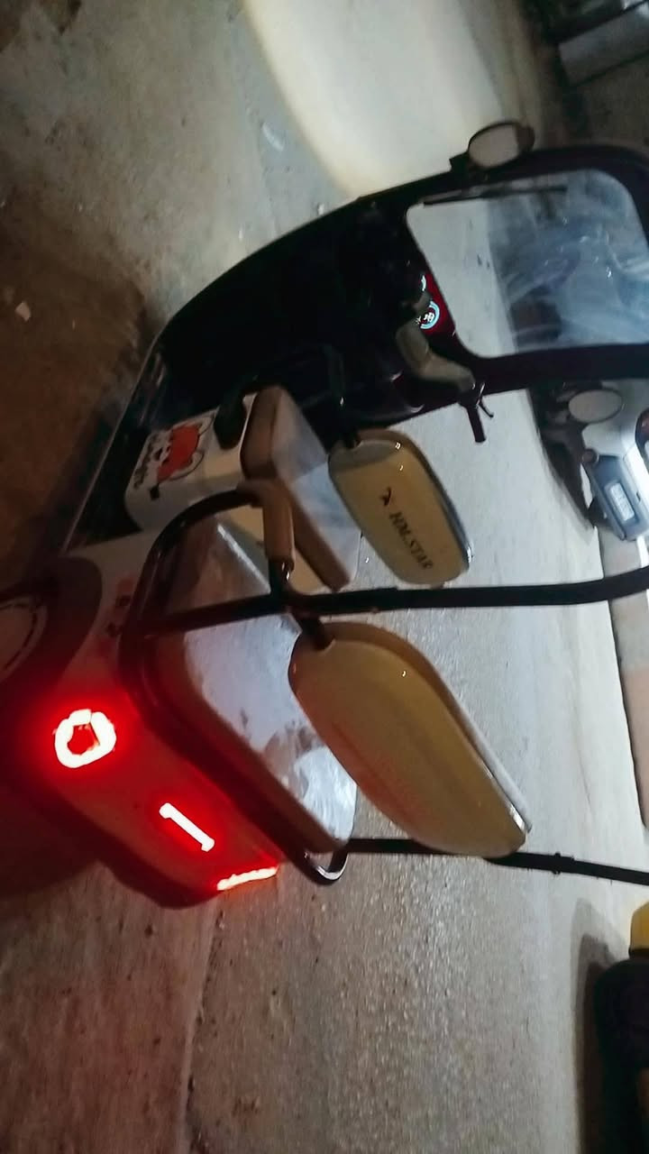 سلام عليكم  تكتك شحن للبيع جديد لي شهر من نزلته من معرض مليون ربعه بيهه مجال هاذا  ***********
