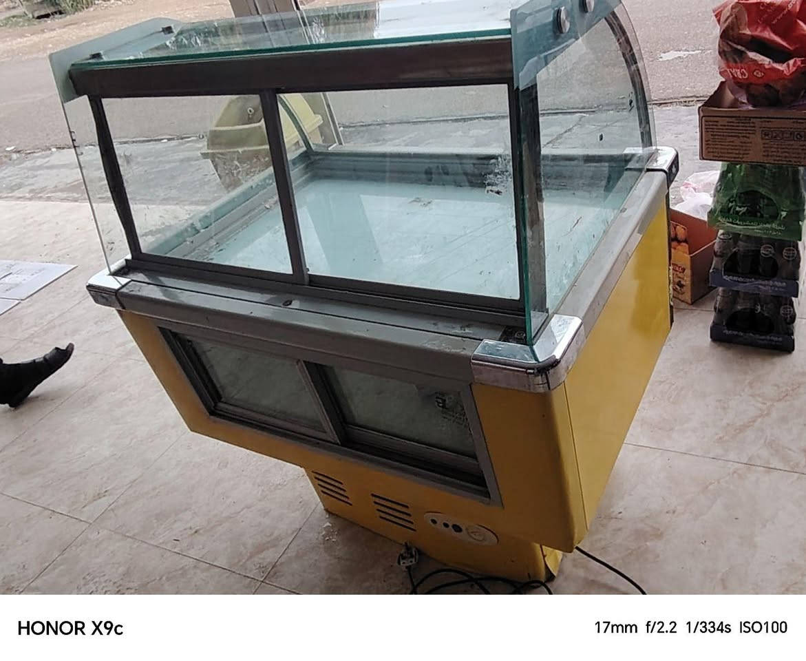 عارضه ثلاجه  مال حلويات للبيع السعر ١٥٠ ألف العنوان خانقين بانميل *********** خناقين, ديالى
