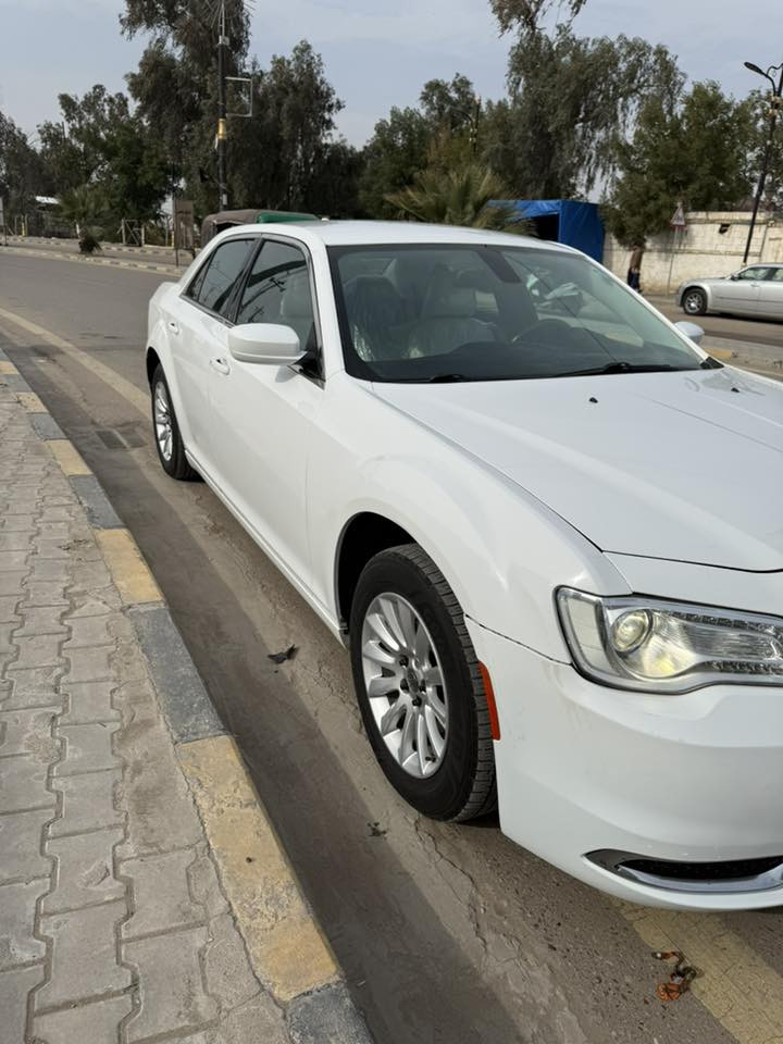 سلام عليكم  اوباما 2016 حادث جاملغ امام فقط بدون دواخل  السعر 240 رقم التليفون ***********
