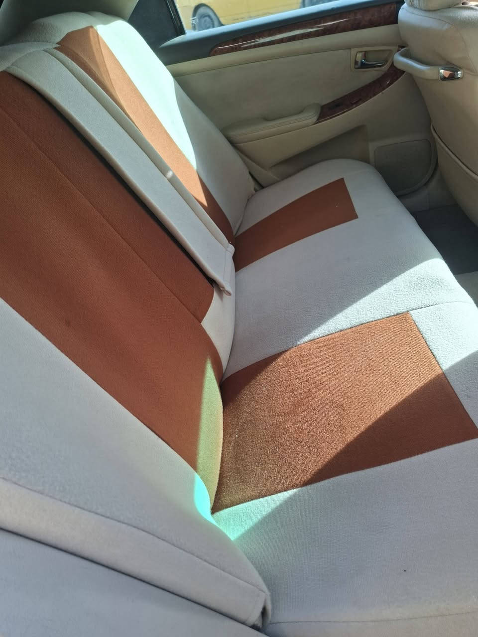 شاهينة موديل 2005 مفحوصة بس مامدفوع كمركها فول موصفات للبيع ‎0789 083 0787 السعر 105 وبيها مجال
