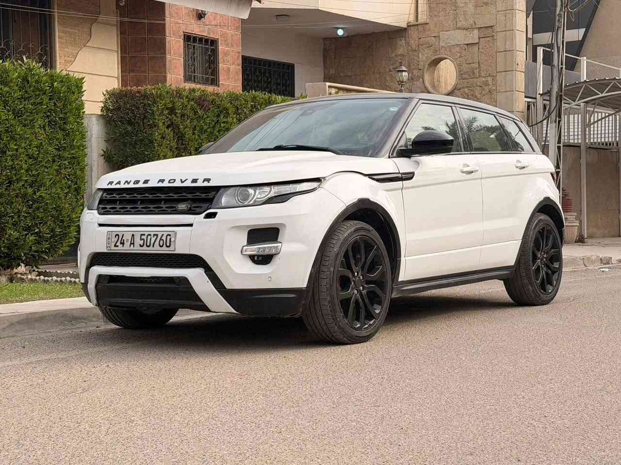 رانج روفر ايڤوك 2015  قفلهه 127 ورقه سونارهه وياهه وارد خليجي وكاله سردار
فول مواصفات
تبريد قطعتين
حساسات امامي خلفي
كشافات ضباب امامي خلفي
٥ بصمات تشغيل وبصمات ابواب 
محرك 2000 Turbo
اوتو بارك
اوتو ستوب
اوتو سايد بريك
لايت داينمك تحذير عند النعطاف 
جنطه كهرباء 
شاشه كبيره كامره بلاديه 
رادارات نقطه عمياء 
كشنات جلد لونين احمر واسود
كشنات كهرباء كشنات ميموري
مراة قلاب عند تغير الكير الى الوراء
قمارة بانوراما كاملة على طولها
مري شفط
ويل كب حجم 20
اشارات بالمراية
اربع انظمة قيادة طيني صخري صحراوي عادي
مانع انزلاق ومانع تزحلق
مانع انحدار جبلي
نظام سبورت للتسارع مع شفتات للقيادة خلف الستيرن
نظام كروز سرعة للطرق الخارجية مع امكانية القيادة باليد للبانزين والسرعة بدل استعمال الارجل
نظام التحدث مع السيارة للتحكم بالاوامر الصوتية للرايدو 
والمسجل
حساس ويل تحذير رقمي الكتروني 
كير مواس معه انضمت القياده 
تحكم ستيرن كامل جهتين
العنوان بغداد العامريه شارع المنظمه 
للاتصال *********** بغداد, العراق
