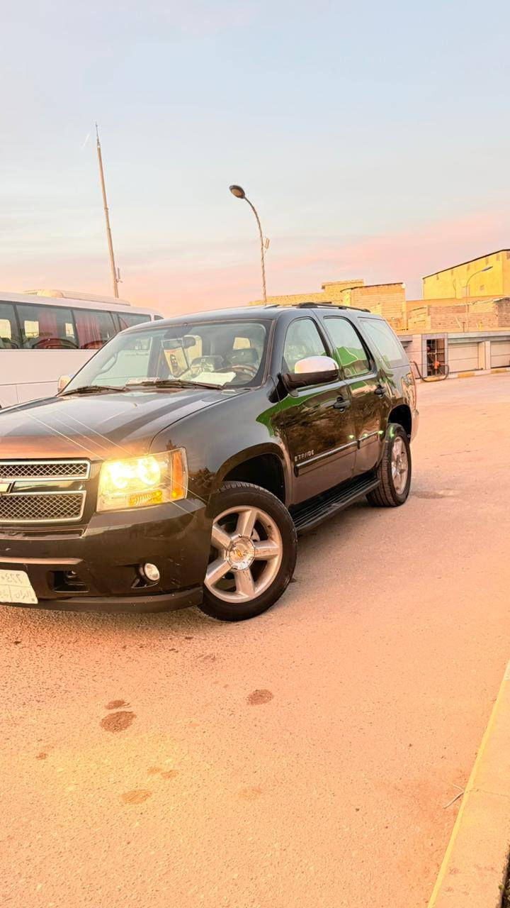 السلام عليكم
 تاهو 2010ادوات فول مواصفات متوم شرط الحاسبة وحتى واجهت مسويلها رقم سليمانيه سنويه 2028 
يله تخلص شرط مكينه وكير تشلع شلع حداده تخم تاير 
سياره توني مدخلها ويل دنكه
السياره جديده بمعنه الكلمه دخول جديد 
فول1/1 LTZ 
كفاله عامه VIB كشنات منفصل
 داخل  ملكي جلد اسود
 كشنات الخلفيه قلاب 
فتحة سقف منضومه زنون شرط نهار 
جنطه كهرباء سنتر لوك كلها بلاد 
 مري شفط اشاره وهيتر بلمري
تبريد تلث قطع كله شغال 
حجرات بيئه موجوده 
ويل كب بلاد 
السياره مكفوله دوله وعشائر وانتربول 
گير مكينه حداديه تدفئه تبريد  كله مكفول 
العنوان البصره قضاء المدينه 
السعر 83 وبيها مجال بسيط مجالها بسيط 
هاتف ‏‪‏‪0771 782 4780‬‏
***********
