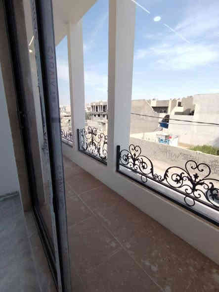 دار طابو للبيع بناء حديث VIP 

     (طابقين) 
الطابق الاول/ غرفة نوم عدد2 ومطبخ حار وبارد واستقبال وهول وصحيات داخليه وخارجيه وگراج
الطابق الثاني/ غرفة نوم عدد2 وهول وصحيات

🔸مواصفات الدار/ فول مواصفات تبريد مركزي واجهه من الطراز الحديث
---------------------------------------
المساحة (150)متر
الواجهة (7.5)متر
 :- كركوك منطقة ال55 قرب شارع المختار
#السعر (163) مليون مع مجال
:- (طابو ملك صرف)
للاستفسار اكثر الاتصال على الرقم *********** او المراسله ع الصفحه الوات ساب ***********
