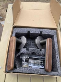 اقفال باب • توصيل