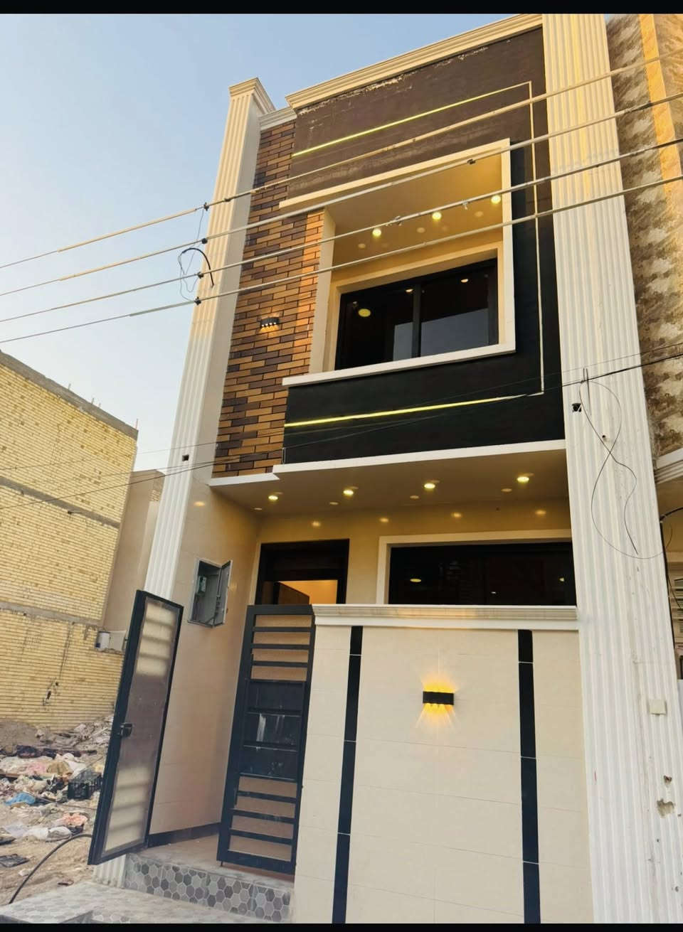 دار للبيع مساحه ٥٣ متر الواجهه ٤ نزال ١٣ وربع  الخدمات كهرباء ماء مجاري تبليط 📍ارض زراعيه سند ٢٥ قرار  محكمه منو وغرفه عدد ٣ وحولي وسطح بناء جديد باب قاصه شبابيك المنيون ابوب تركي البيت عل اخر حبه 

المراجعه والاستفسار مكتب بيت الاحلام للعقار والمقولاات العامه 

*********** ابو سيف 📍

بغداد الشعب حي البساتين شارع 📍📍القناه مدخل الشقق سبع ابكار
سقوف مغربيه شبابيك المنيون 
بوب داخليه تركيه 
باب قاصه
