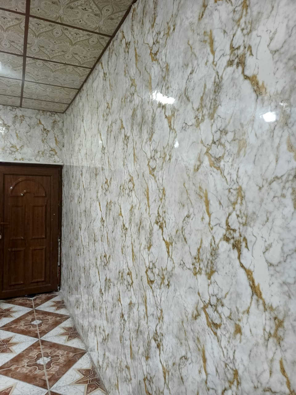 تغليف الجدران ببديل الرخام الاصق ***********
***********
