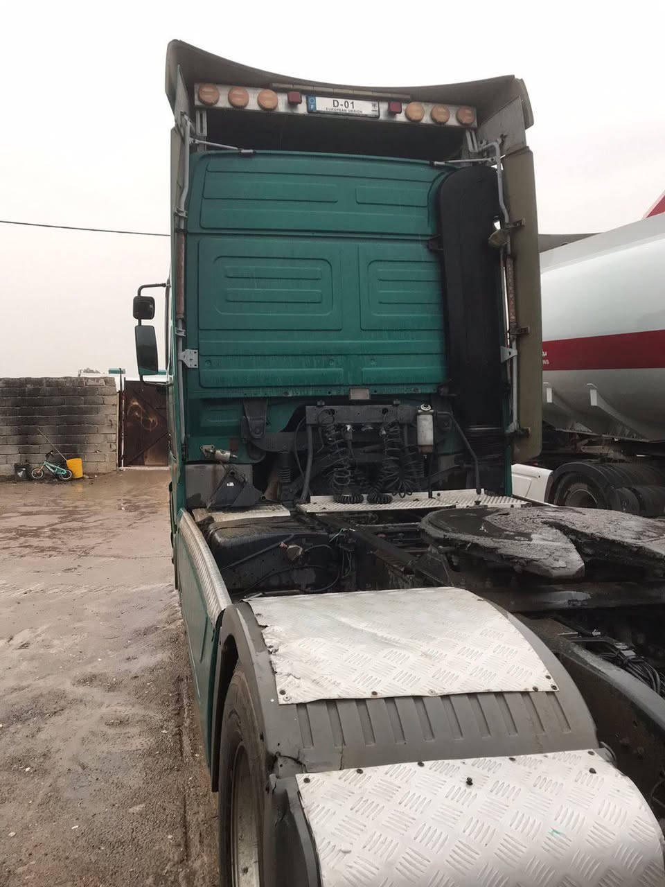 مارسديس كتروز موديل 2000 طوناج شغال جبيس شغال سنويه 27 السعر 3 و25$ بيها مجال ***********
