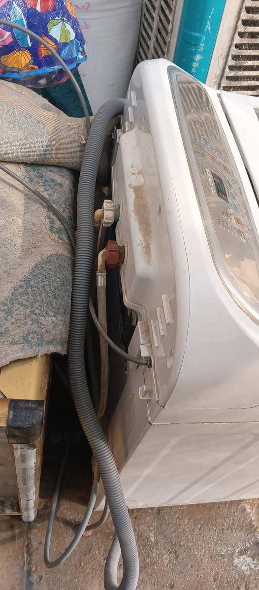 سلام وعليكم عندي غسالة سامسونج جديدة النضافة 90/100 خطين حار بارد
السعر 125
***********
