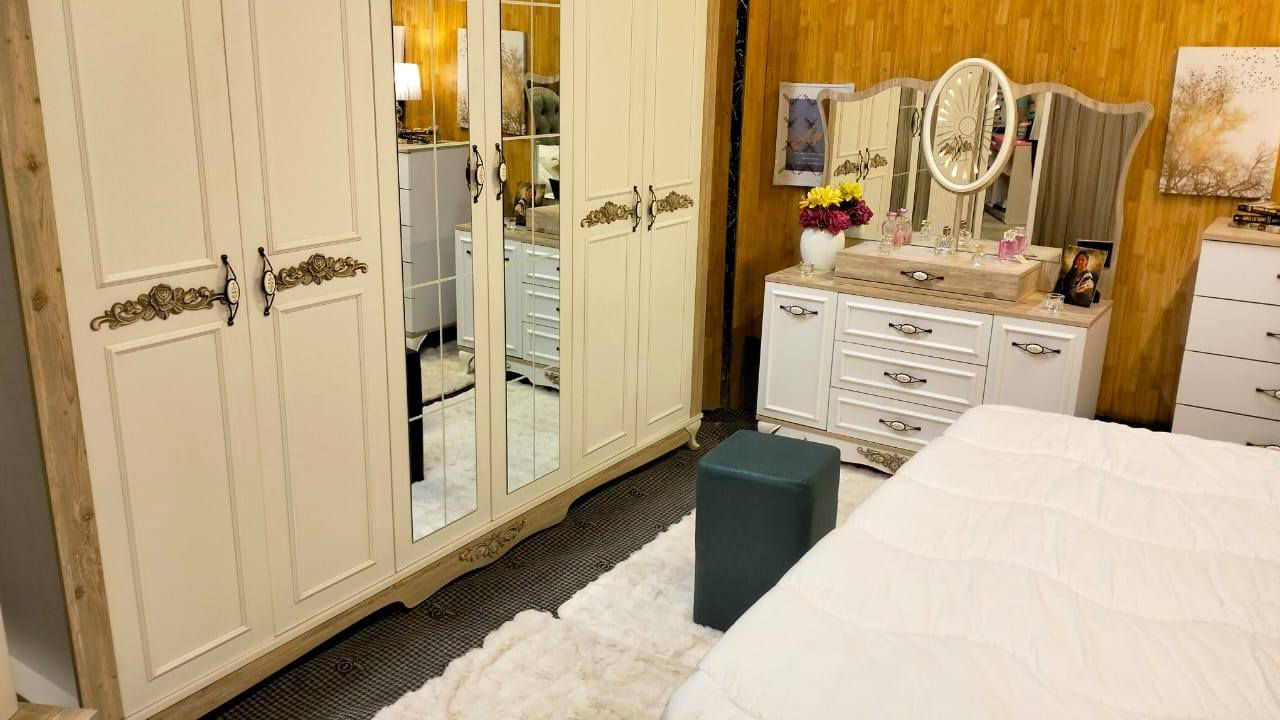 غرفة كانتري الأصلي 8 قطع نضيفة جدااا انارة ومخزن بالسرير *********** مكان بغداد
