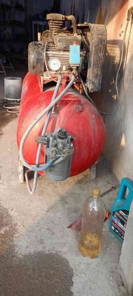 السلام عليكم كومبريسر للبيع 3 بستم نضيف السعر 450 الف وبي مجال بسيط العنوان ديالى بعقوبة جسر الشريف الرقم ***********
