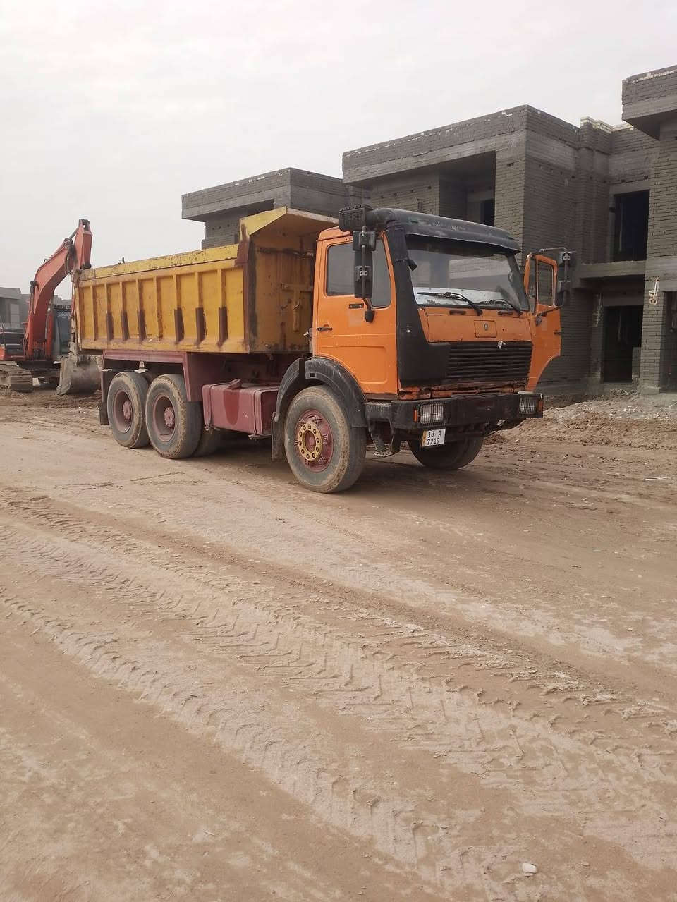 سلام عليكم للبيع البي بتره بلادي قلاب موديل ٧٥ مكينه ٨ كير ١٦٠ مجموعة نص جي اف رباط اعوج رقم بابل جديد تخم تاير ***********//***********
