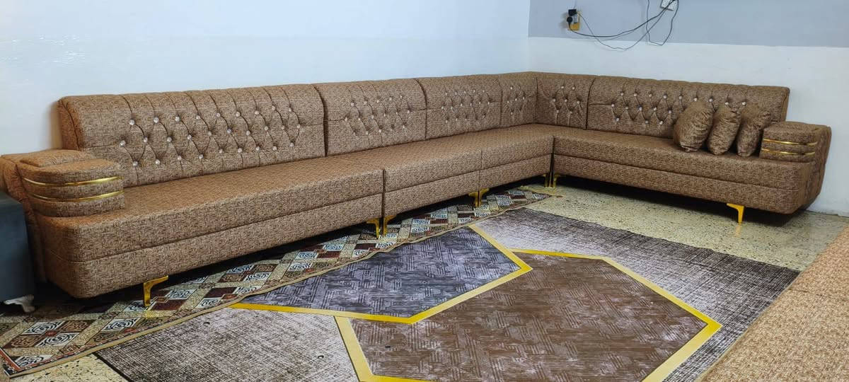 ديوانات جدد 22مقعد 14متر حطاطه بلاويد اسود وكوشات 6ويا الشراي يتصل ***********
