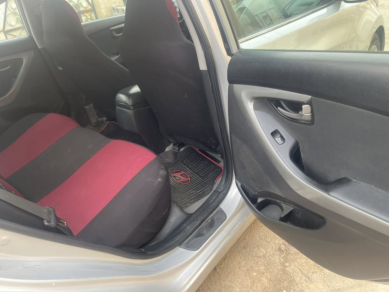 السلام عليكم للبيع النترا موديل ٢٠١٥وارد أمريكي كير ومكينه وحداديه بشرط ضرر جامرلوغ عكس السايق والبنيد صبغ اثر شخوط والدوسه جهه الصدر ايضاً صبغ السياره حلوه احلا من الصور السعر ١٢٠ وبيها مجال حق الجيه العنوان ديالى خالص الاتصال على الرقم ***********
