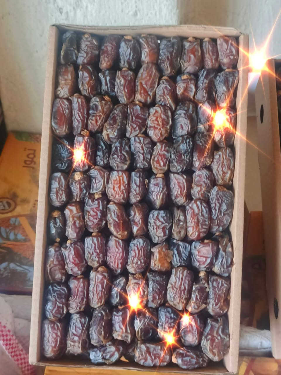 سلام عليكم تمر بريم ودبس بيت شمسي مال ديالى درجه اولى 2500الكيلو ***********
