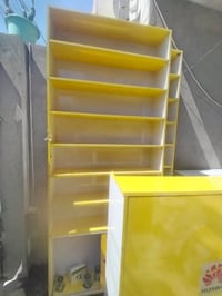 فاترينات للبيع عدد 5 نضيفات كلش وميوزه مال صيانه وديكور عدد3 بسعر مناس...