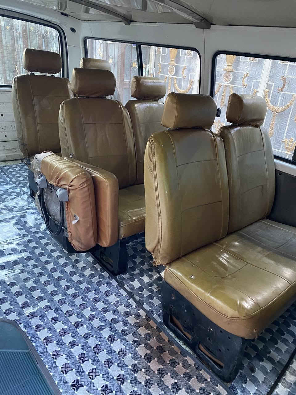 السلام عليكم 
كيا جنبي ٢٠١٠ السيارة من الشركة عدنا رقم جديد مصفرة تخم تاير جديد باتري جديد صدر هايسة جديد تبريد امامي خلفي ثلاجة ومامشتغلة عبرية بالشارع الكشن الاخير فاتحة ضامة موجود عندي مكينتهة مكصوصة ٢٠ السيارة كاملة 
السعر ٦٥ 
الاتصال ***********
