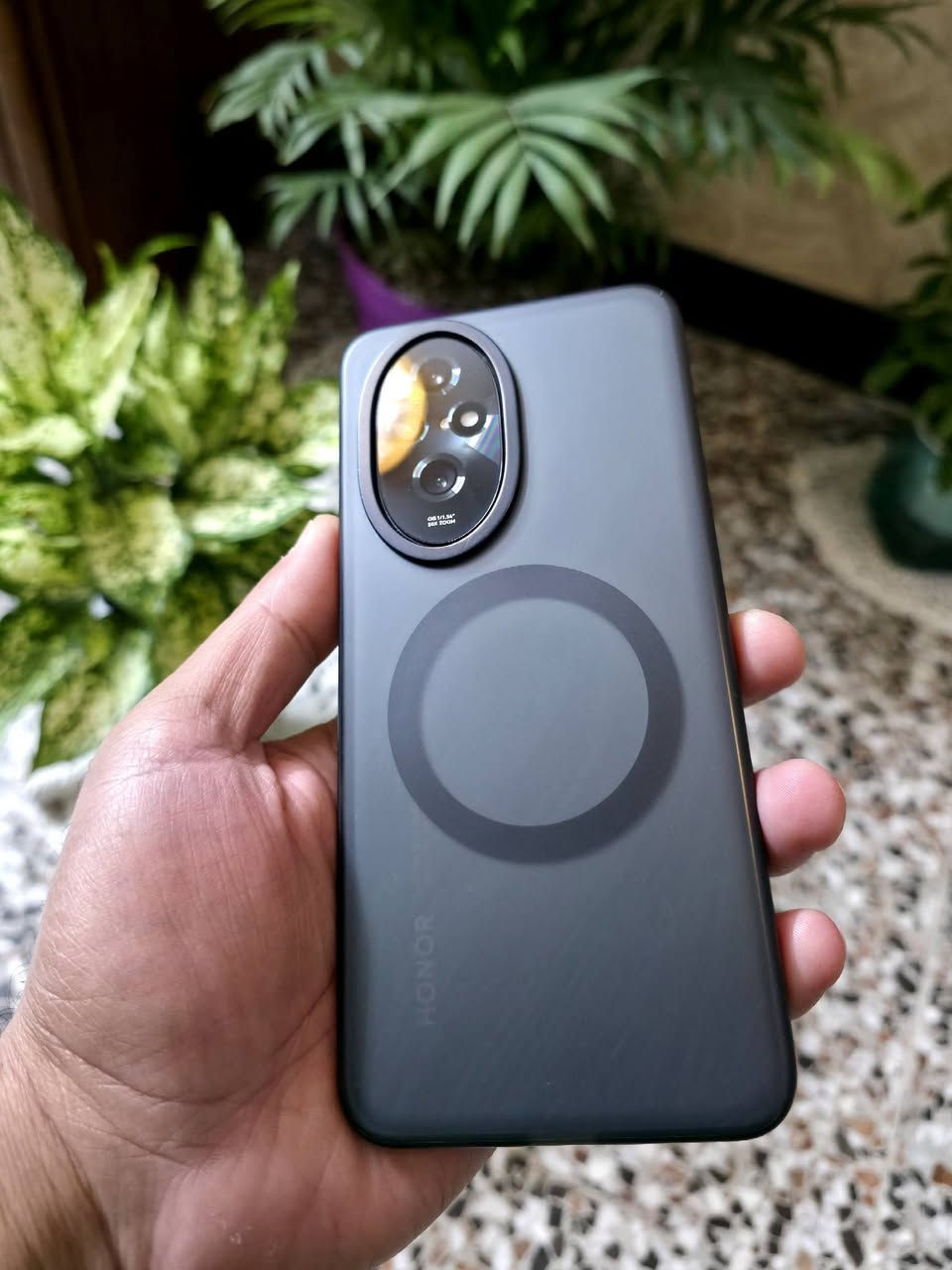 هونر 200 ذاكرة 256 داخلية 12
نظيف جدا  ملحقات وكارتون وشاحن 100 واط الأصلية  
السعر 300 الف سعر نهائي   مكاني بغداد حي اور 
*********** واتساب
